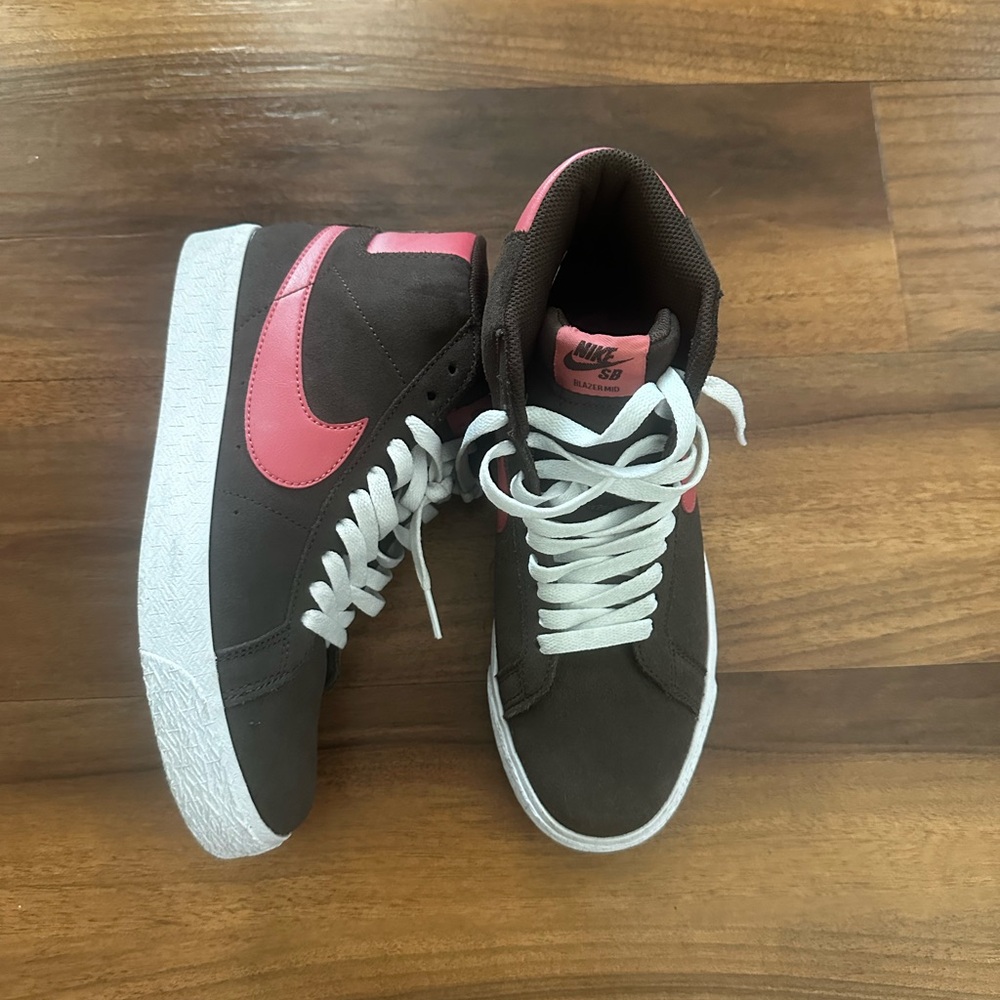 Men’s Brown and Pink Nike blazers